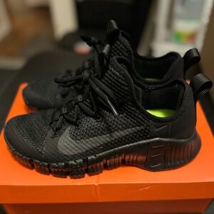 Nike Men's Metcon 3/ SZ8/ Used once/Damaged OEM Box/Some stains on sole & insole